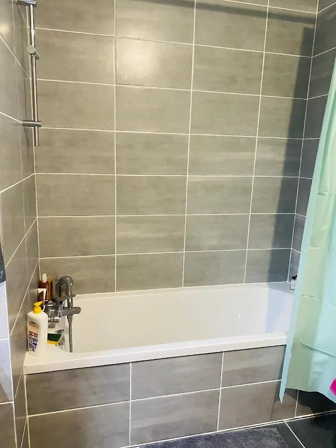 Chambre Cosy Privee Villeurbanne Proximite Centre Ville Place De Parking Privee Selon Disponibilite